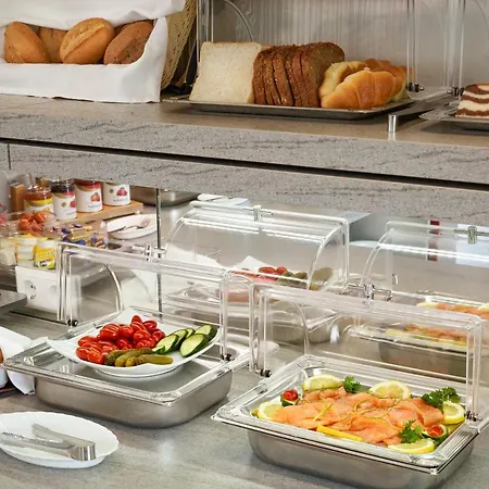 Touristik فندق نوينبورغ أم راين